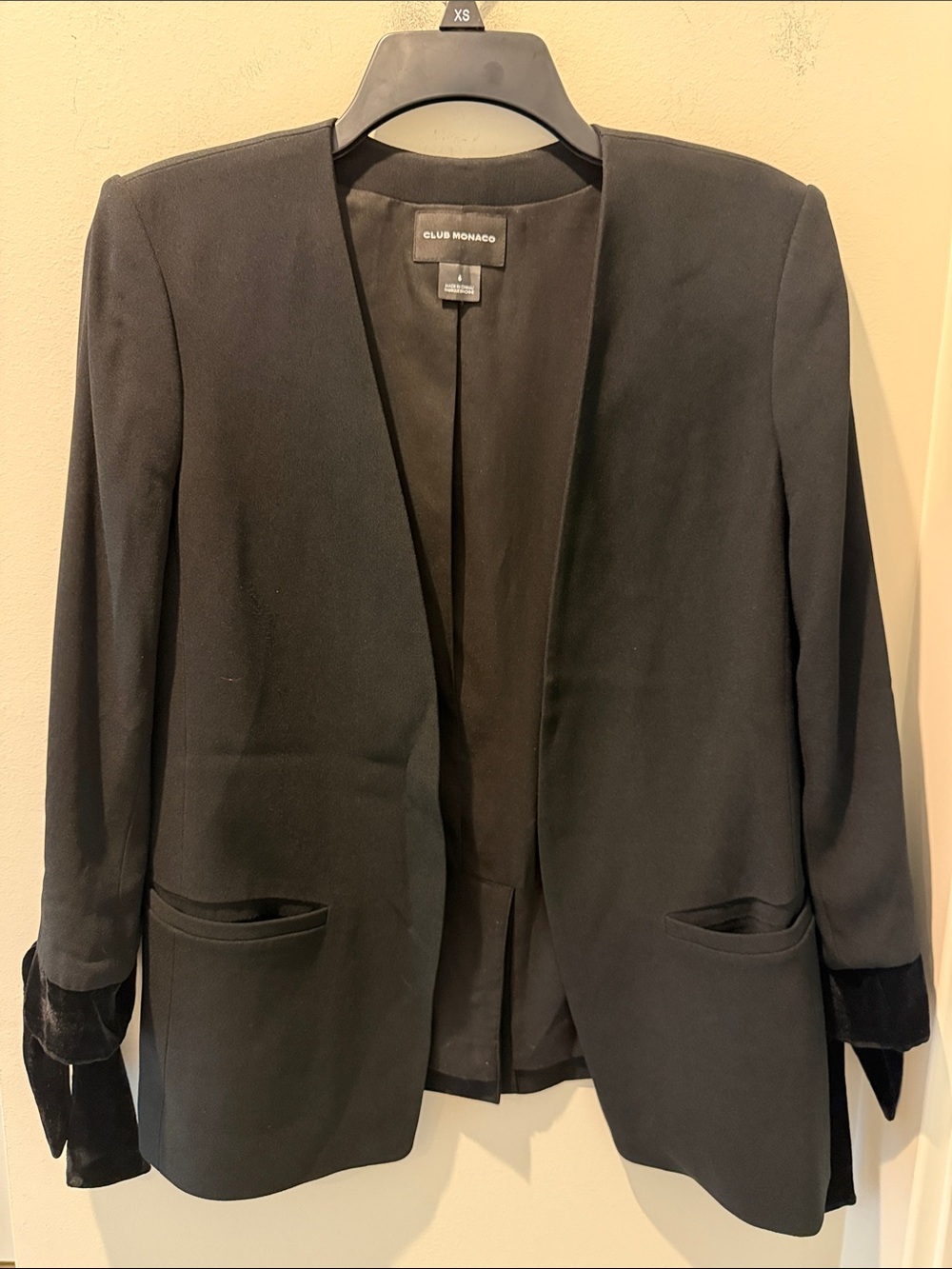 Club Monaco Silk blends Black Open-Front Collarless Blazer velvet tie-cuffs sz 6